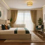 Qult - Golden Nest * Boekarest