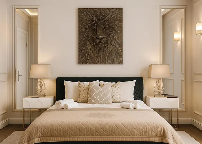 Qult - Golden Nest Bucareste