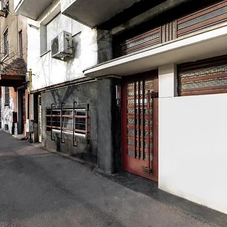 Qult - Golden Nest Appartement Boekarest