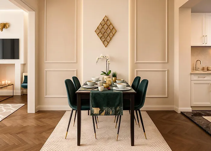 Qult - Golden Nest * Boekarest